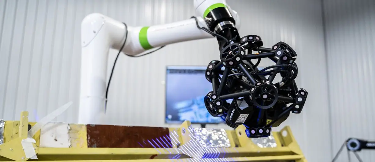 MetraSCAN 3D-R integrado con robot colaborativo